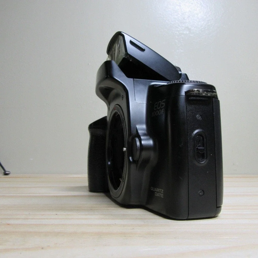Canon EOS 1000F Quartz‎ Date 35mm film SLR Camera Untested Body is clean